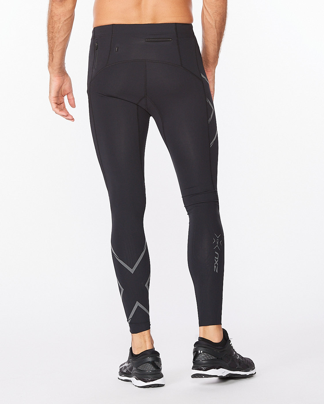 2XU Men's Light Speed Compression Tights - Lightweight & Flexible Support  for Improved Running Performance - Black/Gold