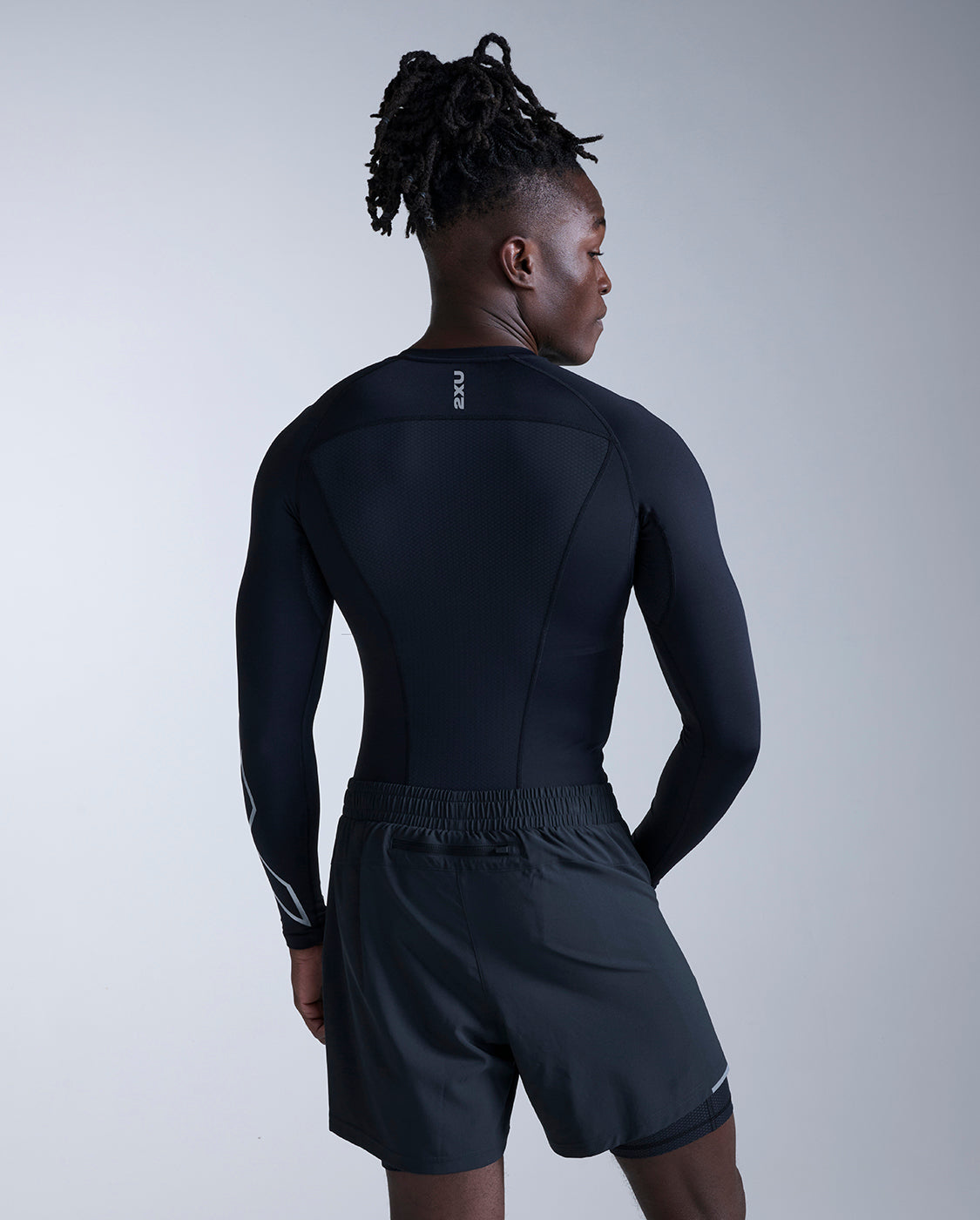 Men's Long Sleeve Compression Shirt, Black & Silver – 2XU US