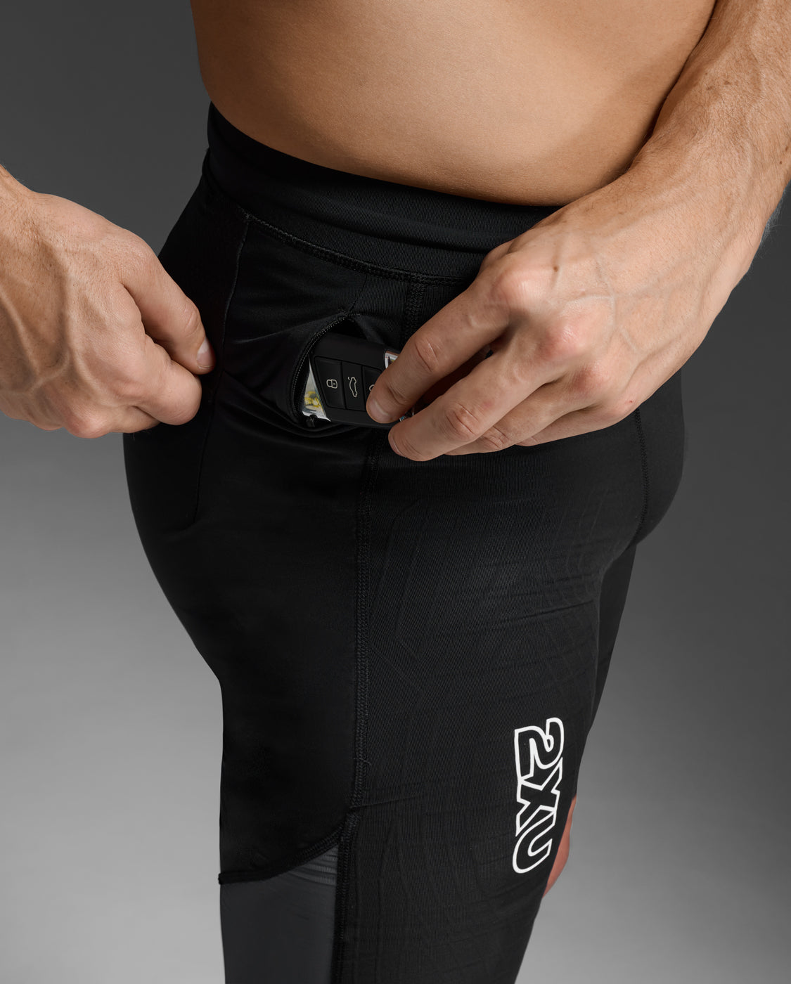 2XU Men's Shorts Light Speed Compression Shorts