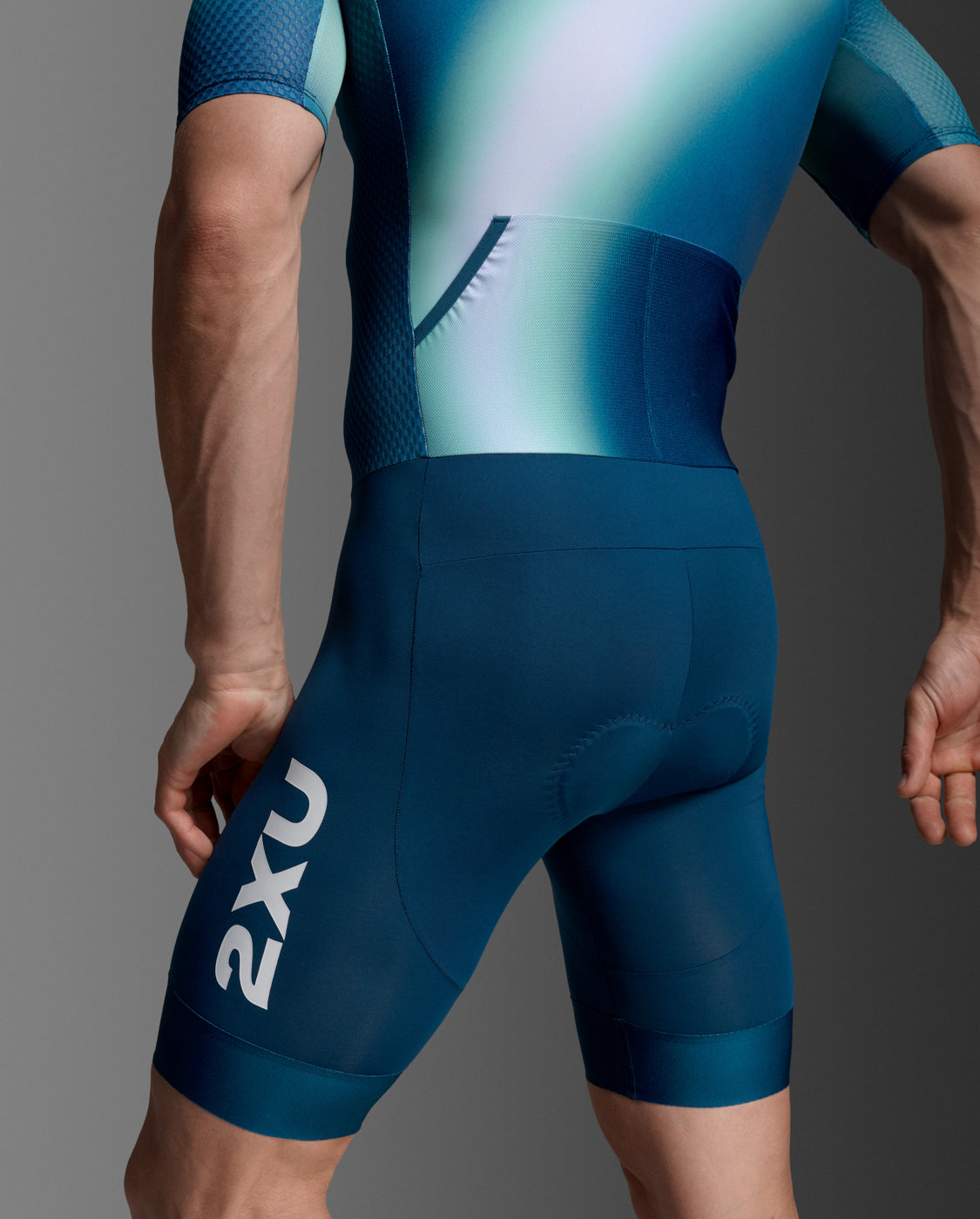 Aero Hex Sleeved Trisuit – 2XU US