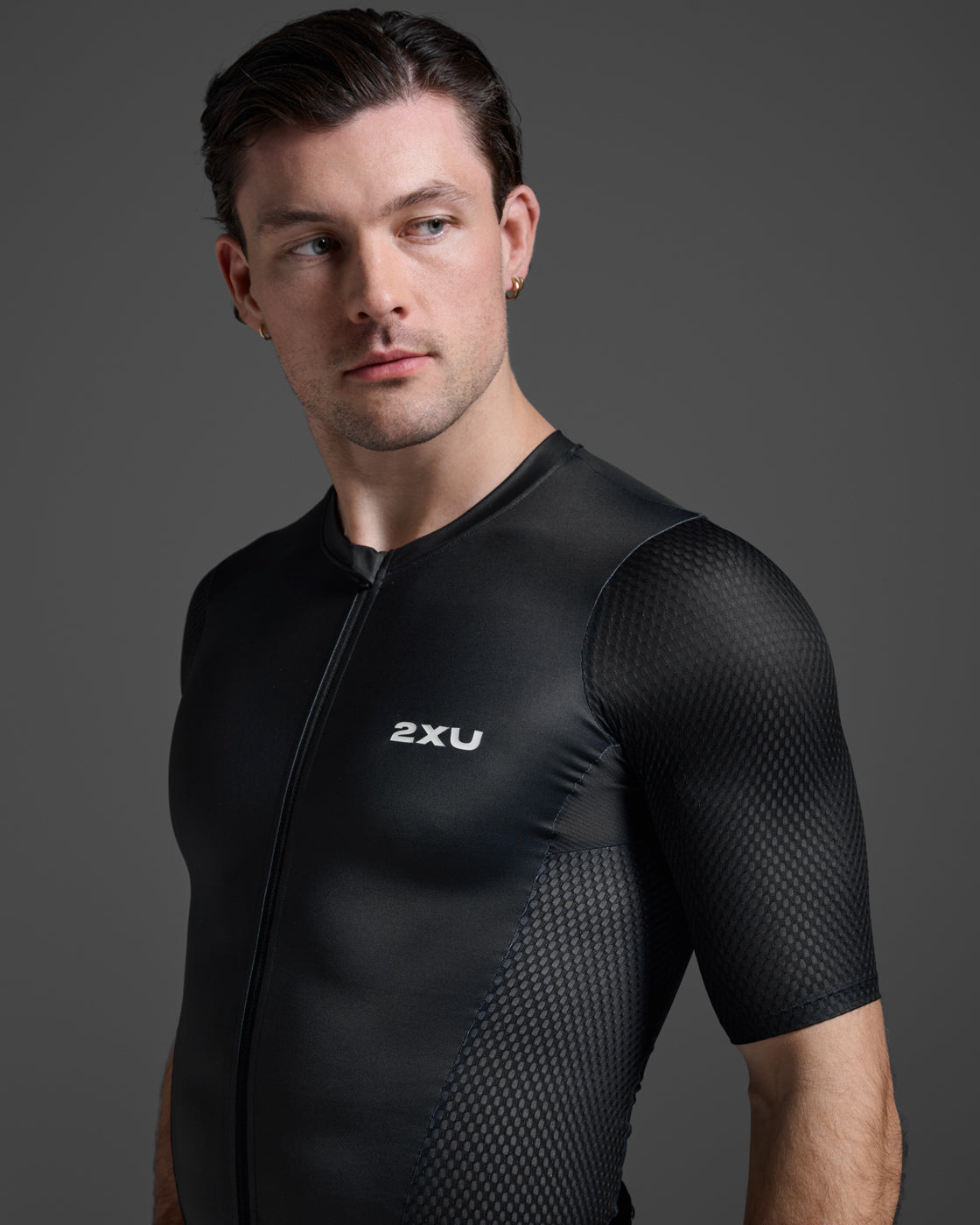2XU Aero Hex Tri Sleeved Top Mサイズ Aero Hex Tri Sleeved Top – 2XU US