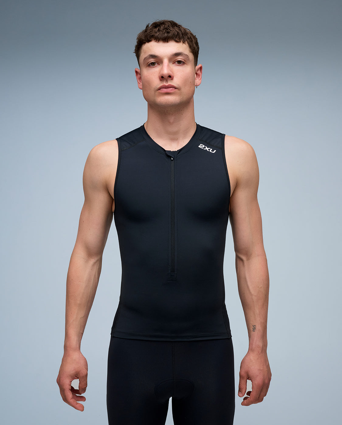 トライアスロン用、2XU sizeSM。 Core Tri Tank – 2XU US