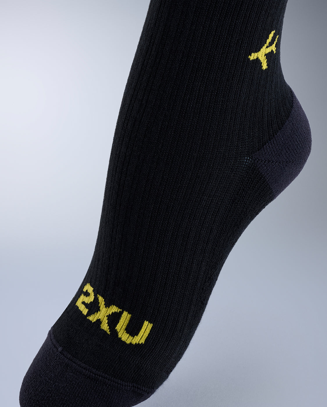 Flight Bamboo Charcoal Compression Socks – 2XU US