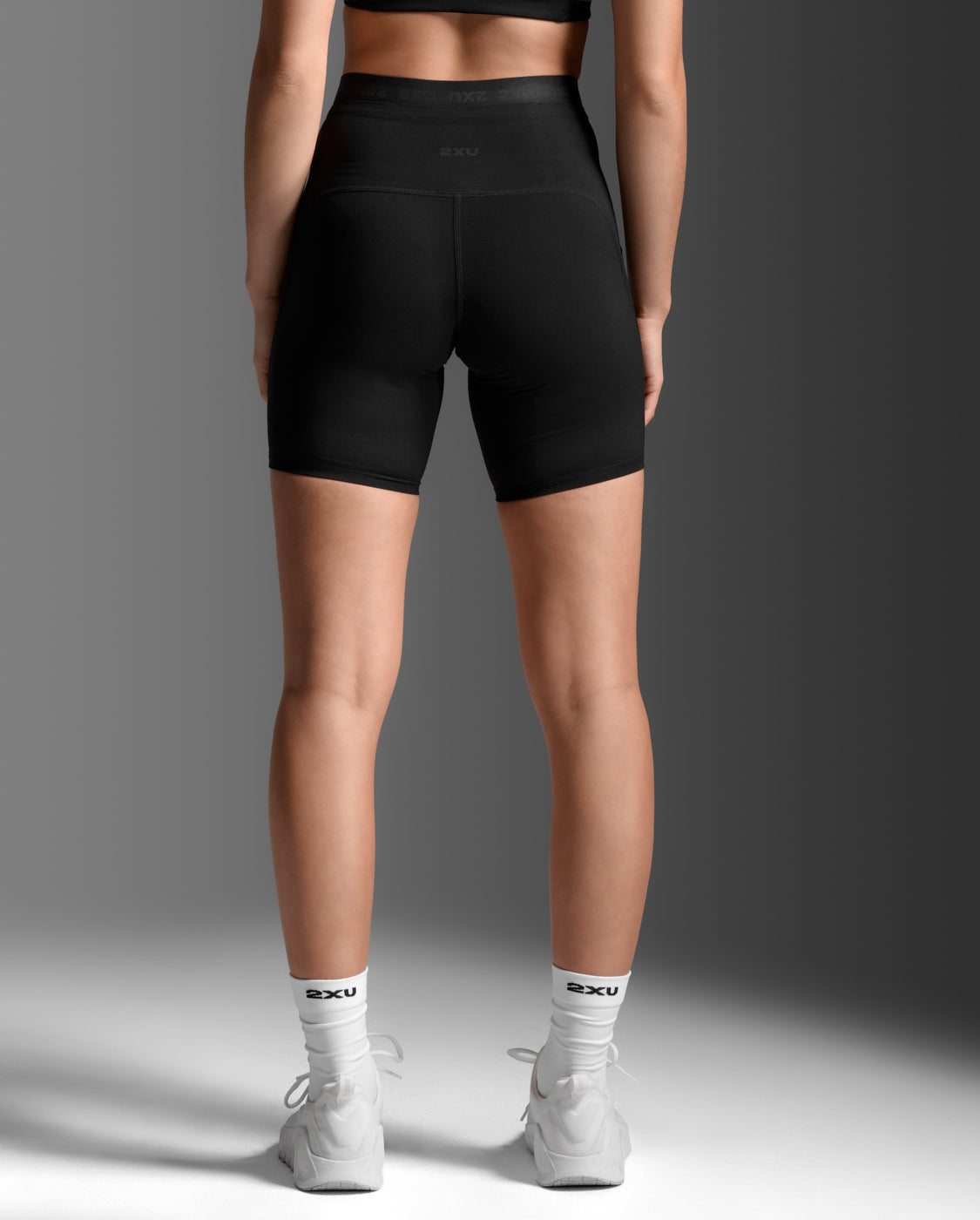 Form Stash Hi-Rise 6" Compression Short with Pockets