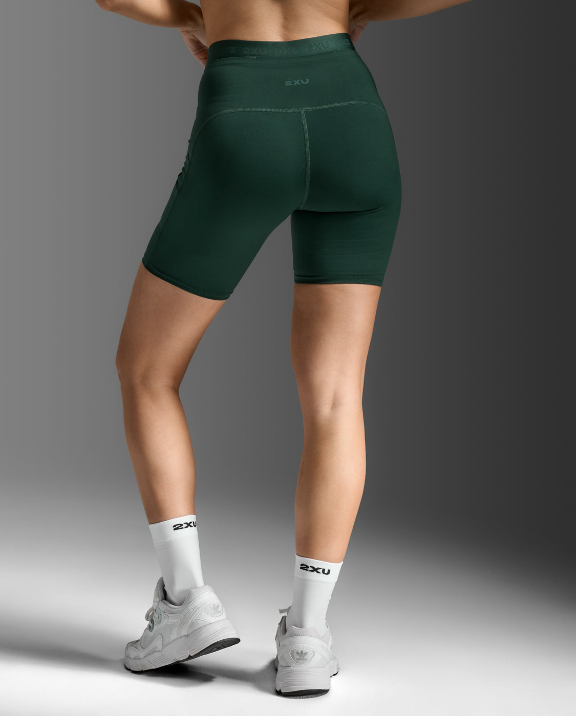 Form Stash Hi-Rise 6" Compression Short with Pockets