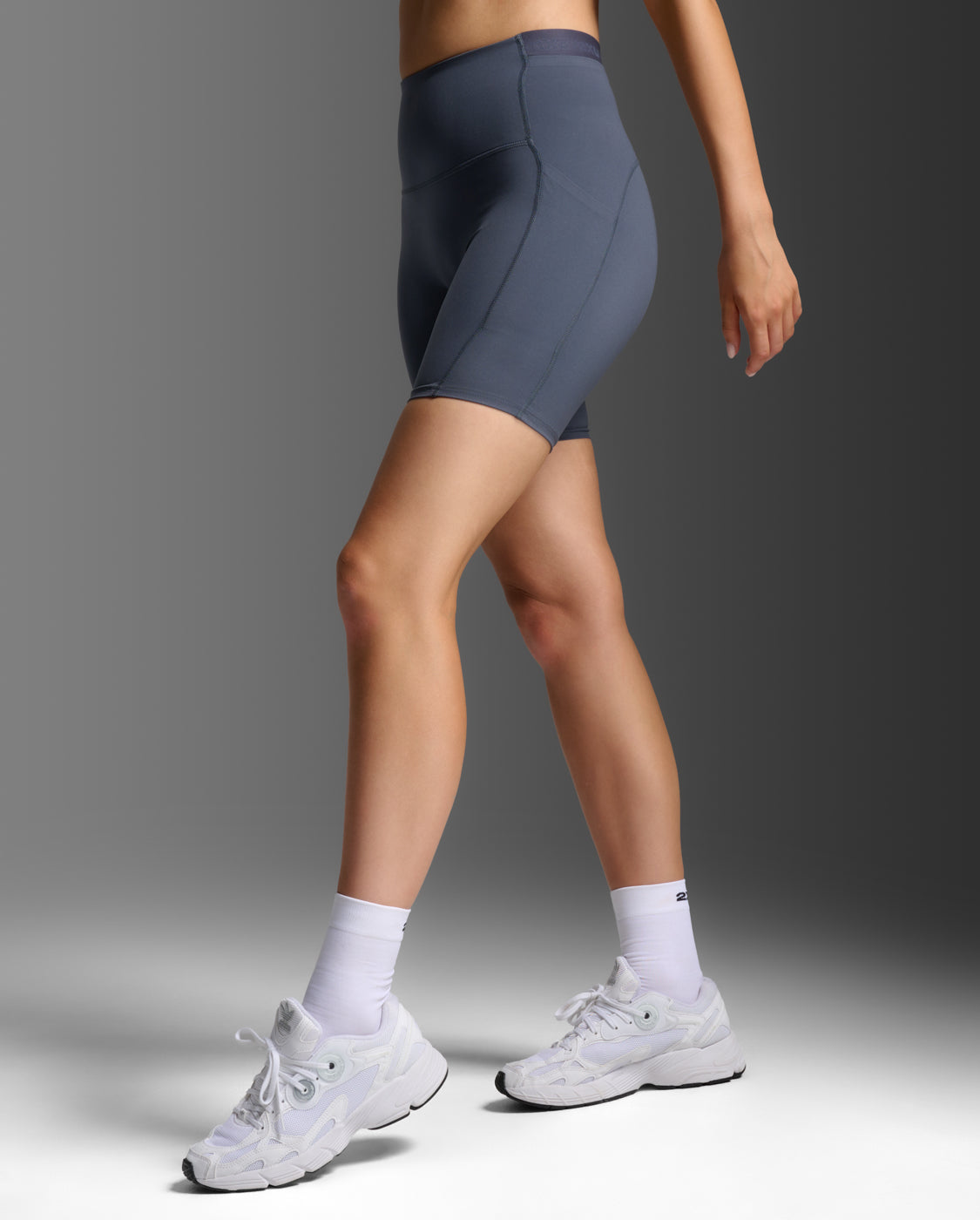 Form Stash Hi-Rise 6" Compression Short with Pockets