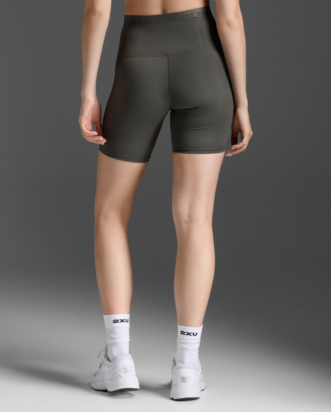 Form Stash Hi-Rise 6" Compression Short with Pockets