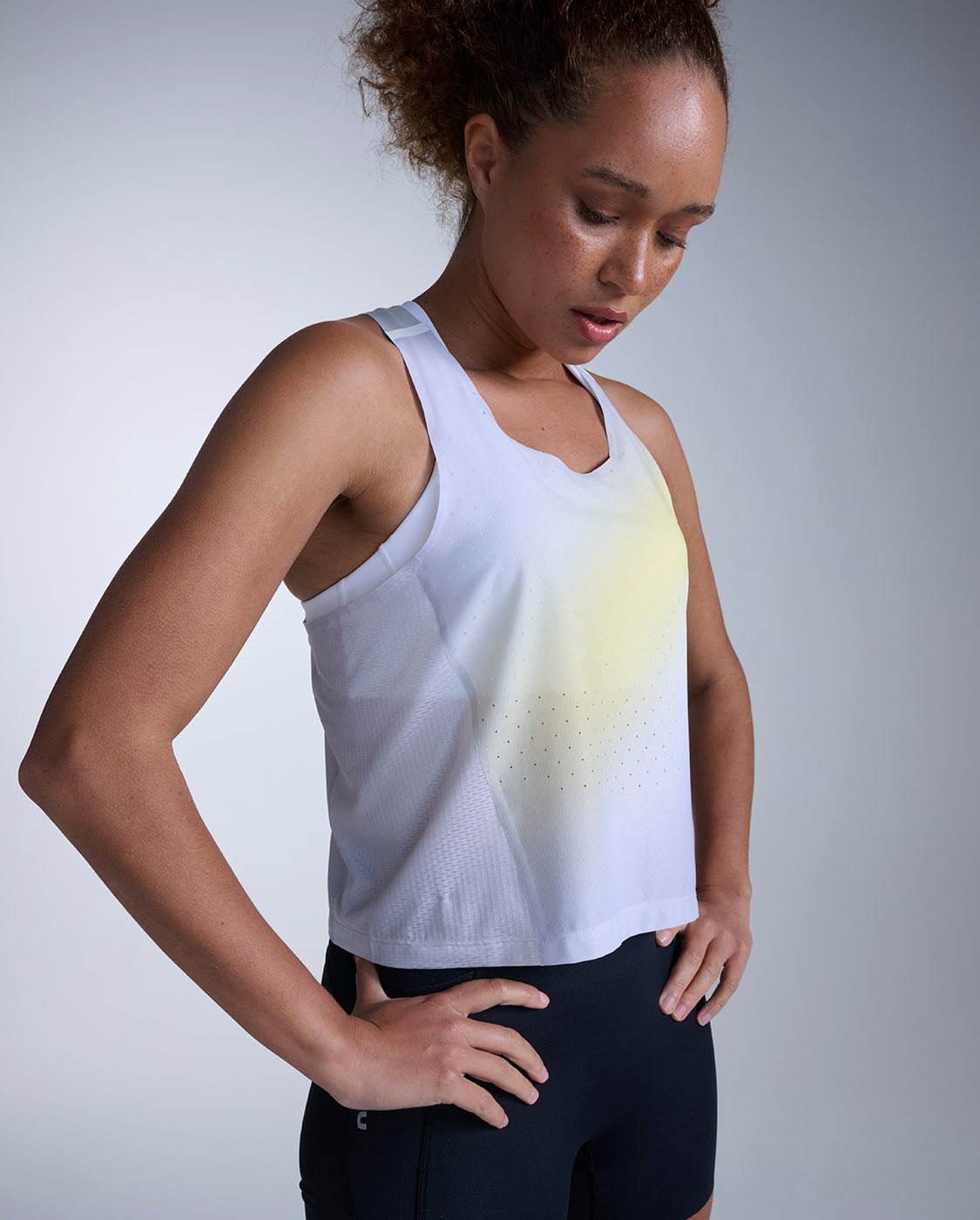 Women's Training Tops - Singlets & Tanks – 2XU US