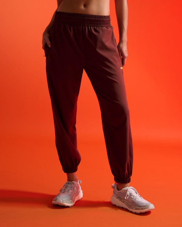 Aero Hi-Rise Woven Jogger
